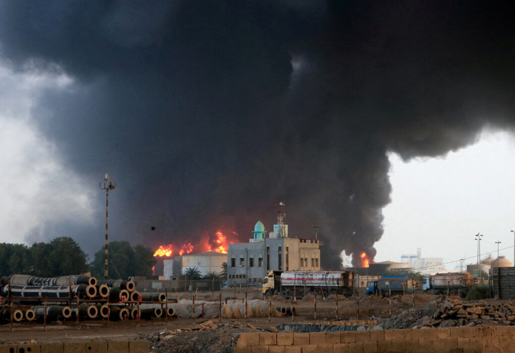Israel Bombs Yemeni Ports and Power Plant as Houthis Retaliate with Missile Strikes